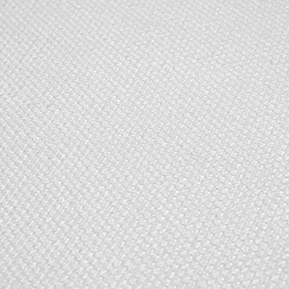 Eichholtz Chair Burbury avalon white Chair Burbury pairs contemporary style with a magnificent seating experience. You will love the comf