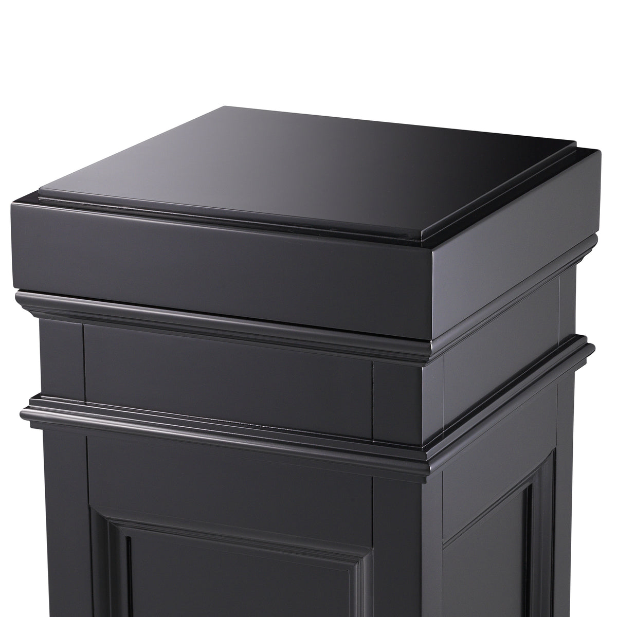 Eichholtz Column Marceau waxed black finish With its classic design, the Marceau Column will be a stylish and elegant addition to your interior.