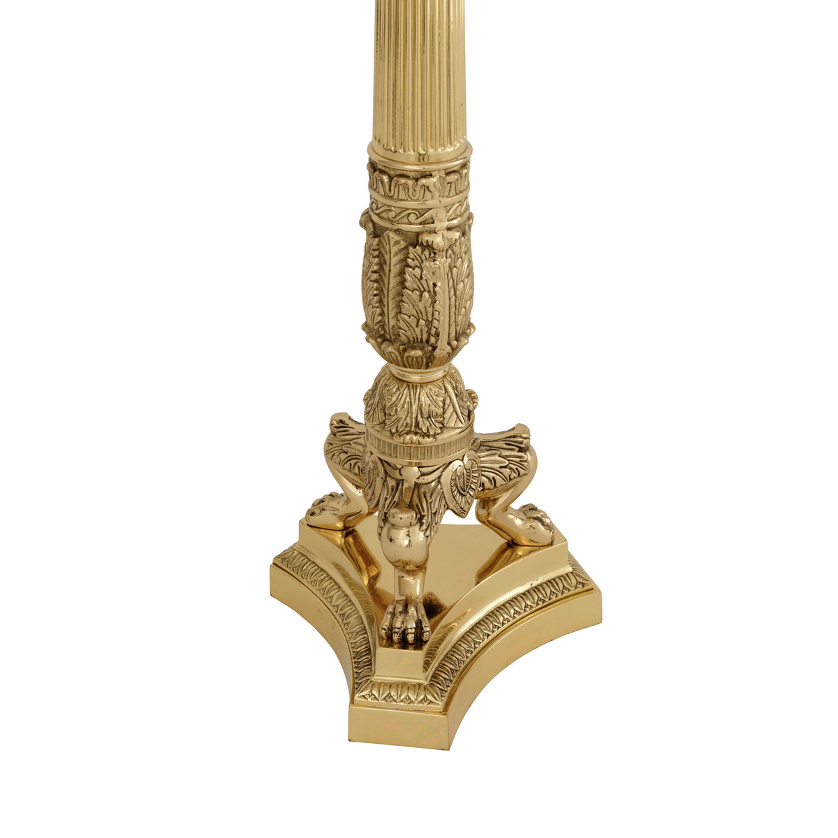 Eichholtz Candle Holder Jefferson polished brass finish Highlight the class of your interior with the chic Jefferson Candle Holder, by putting it on your l