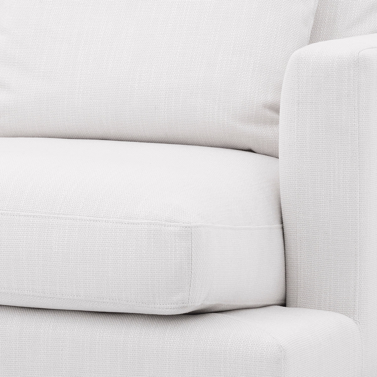 Eichholtz Chair Burbury avalon white Chair Burbury pairs contemporary style with a magnificent seating experience. You will love the comf