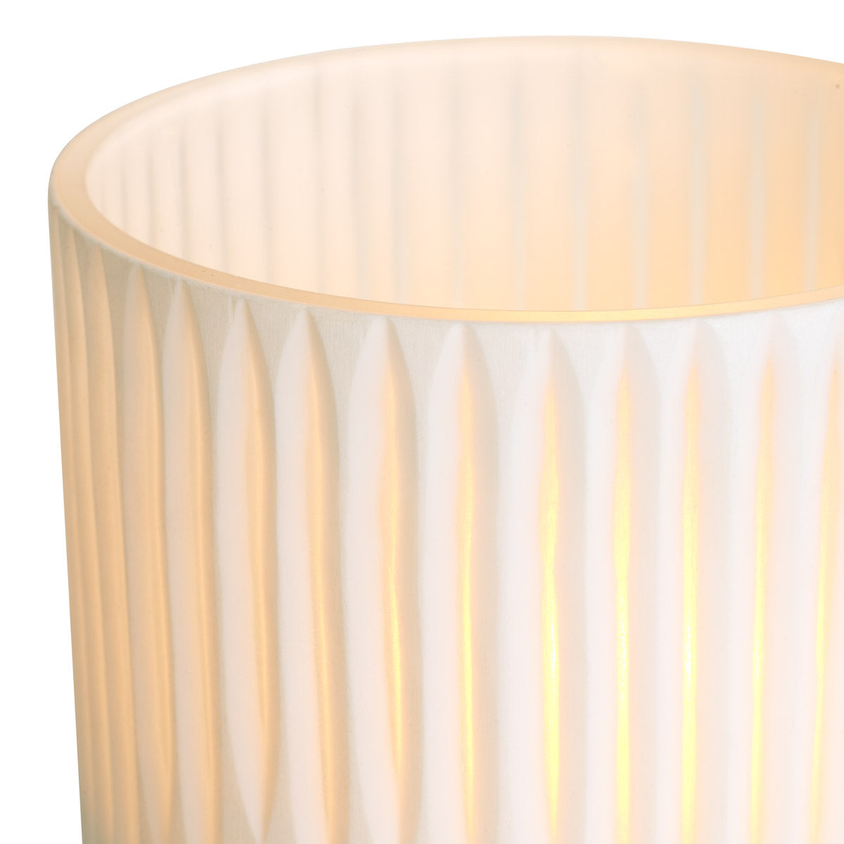 Angled view of Hurricane Westgrove S showing proportions and detailing (Image 3)