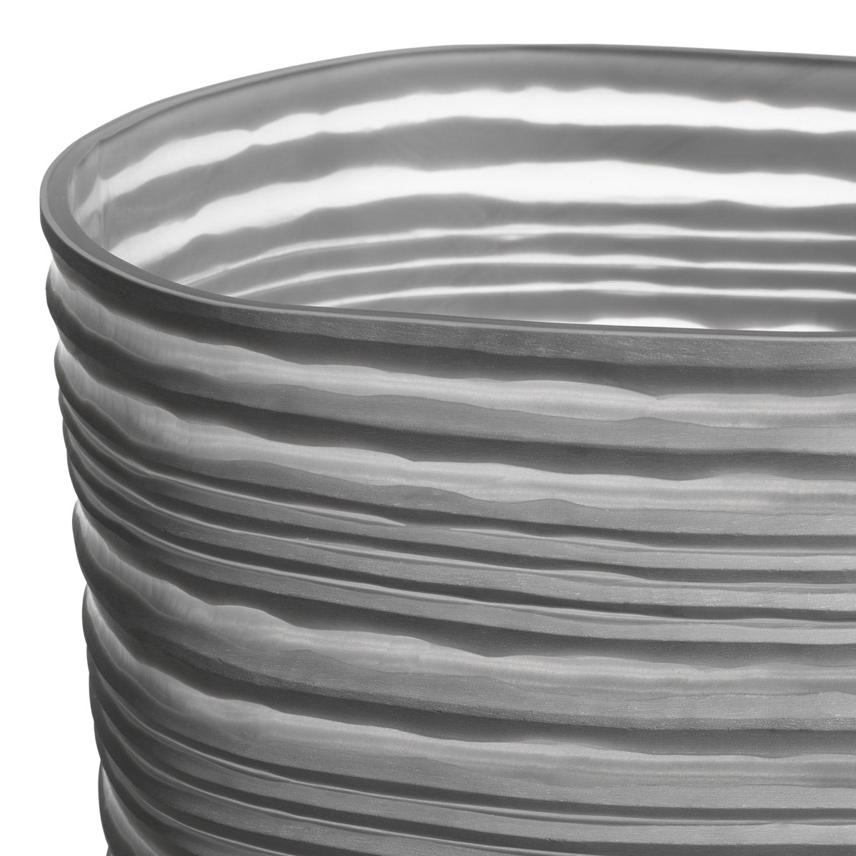 Detail shot of Vase Ashby L craftsmanship — Glass accents (Image 5)