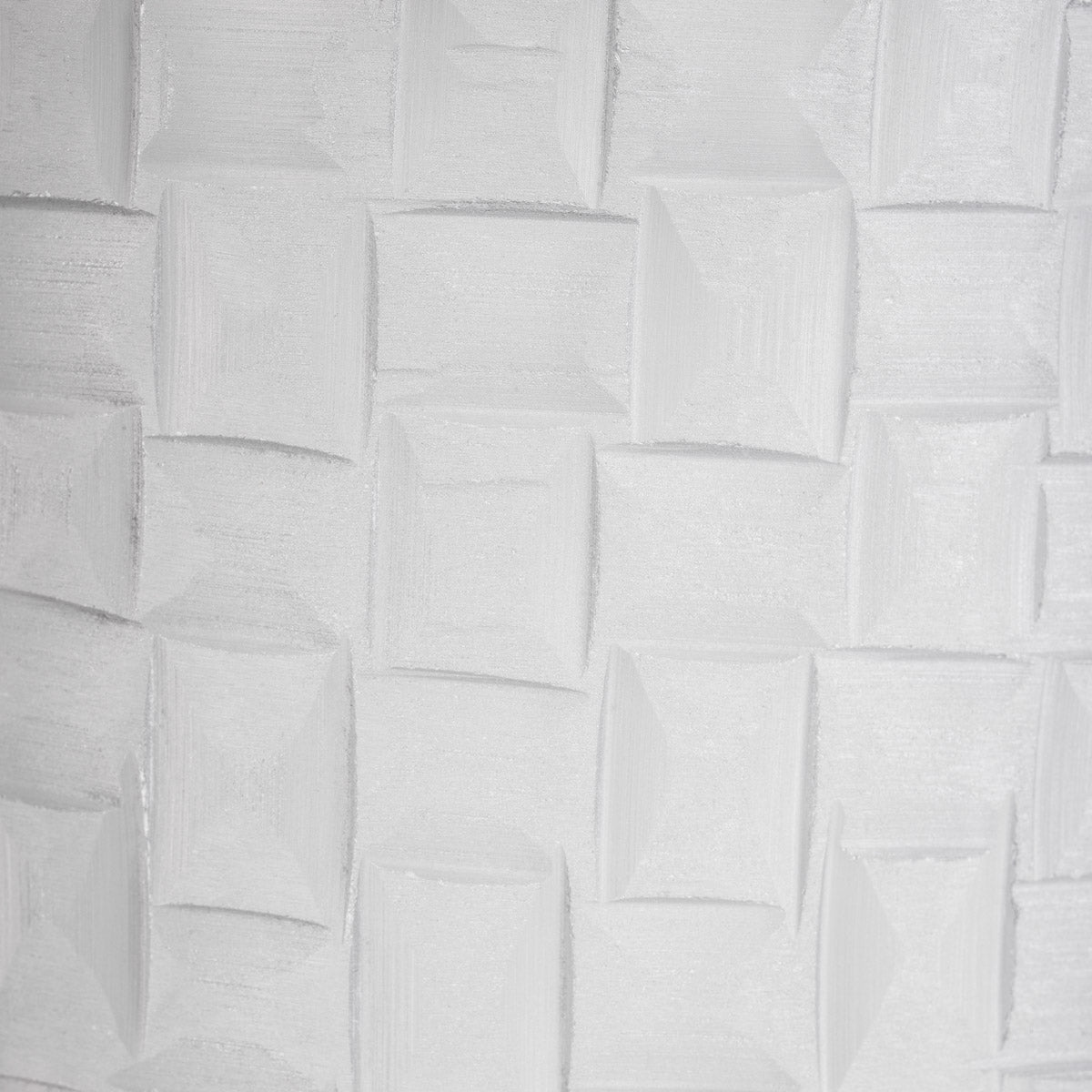 Detail shot of Vase Calista L craftsmanship — Glass accents (Image 5)