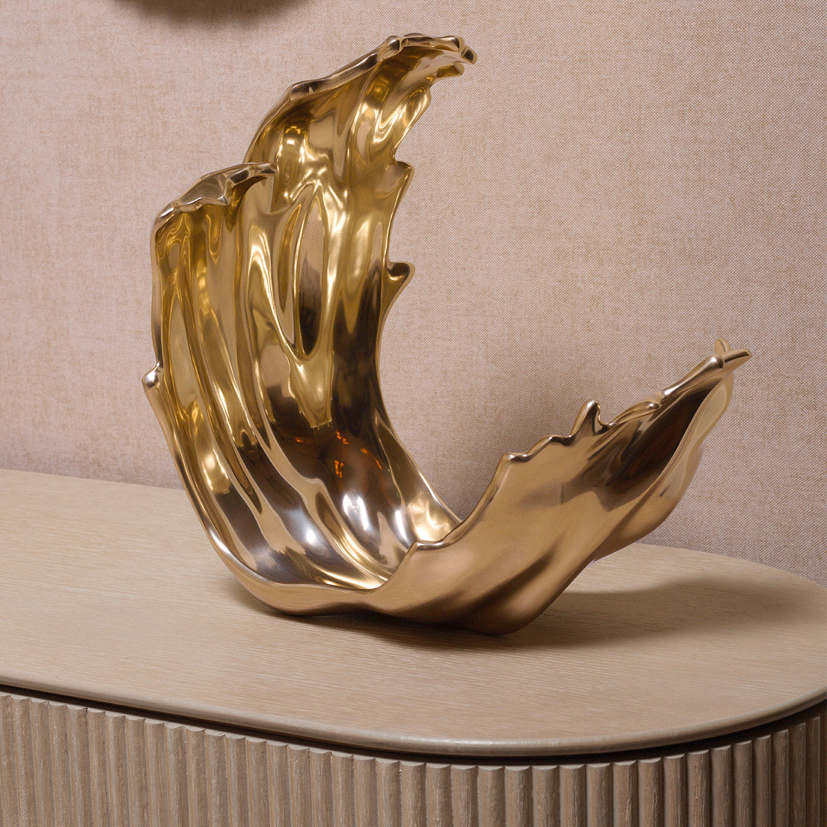 Close-up of Object Langley highlighting premium materials and Gold (Image 10)