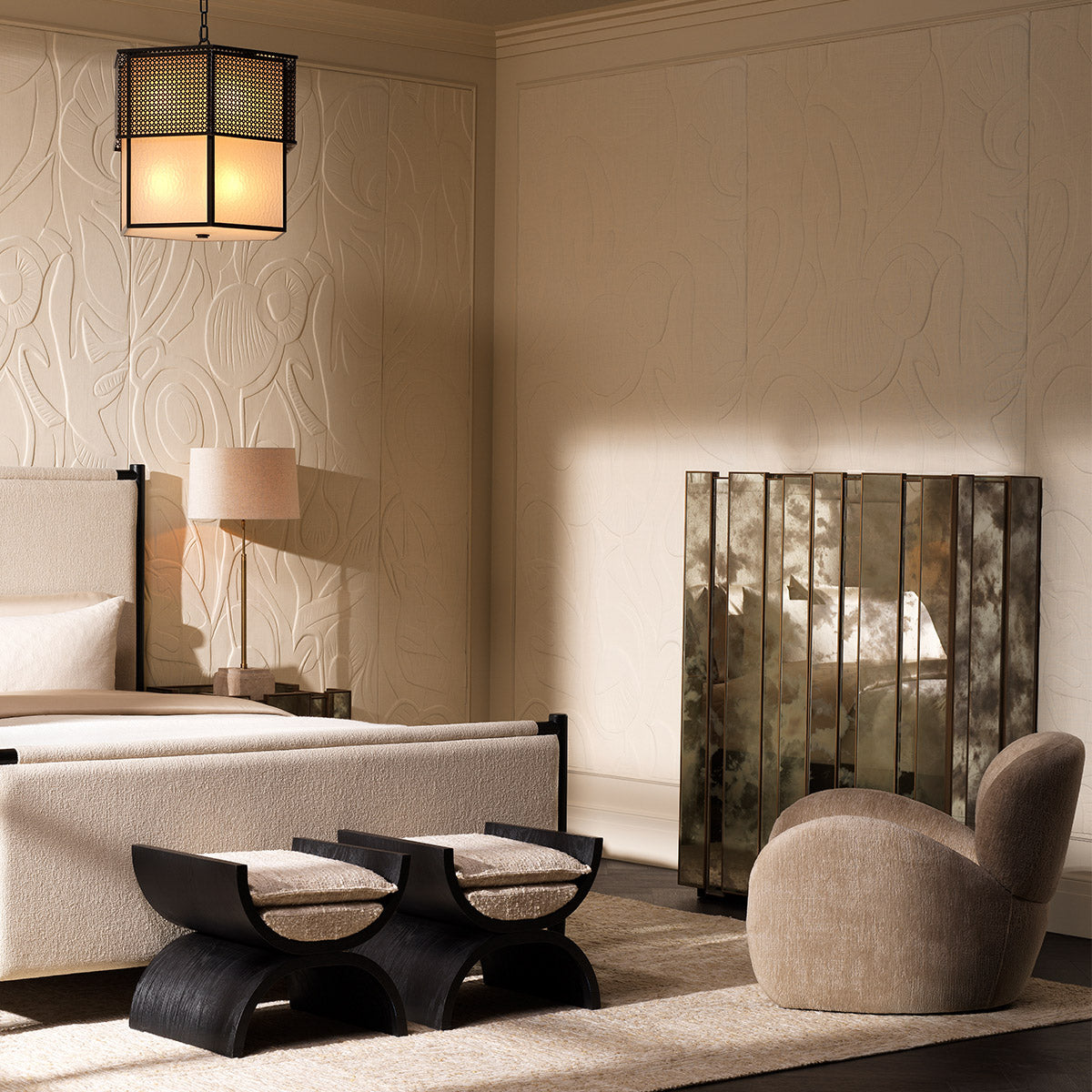 Close-up of Bar Cabinet Nottingham highlighting Brass, Glass and Antique Mirror Glass, Brushed Brass (Image 2)