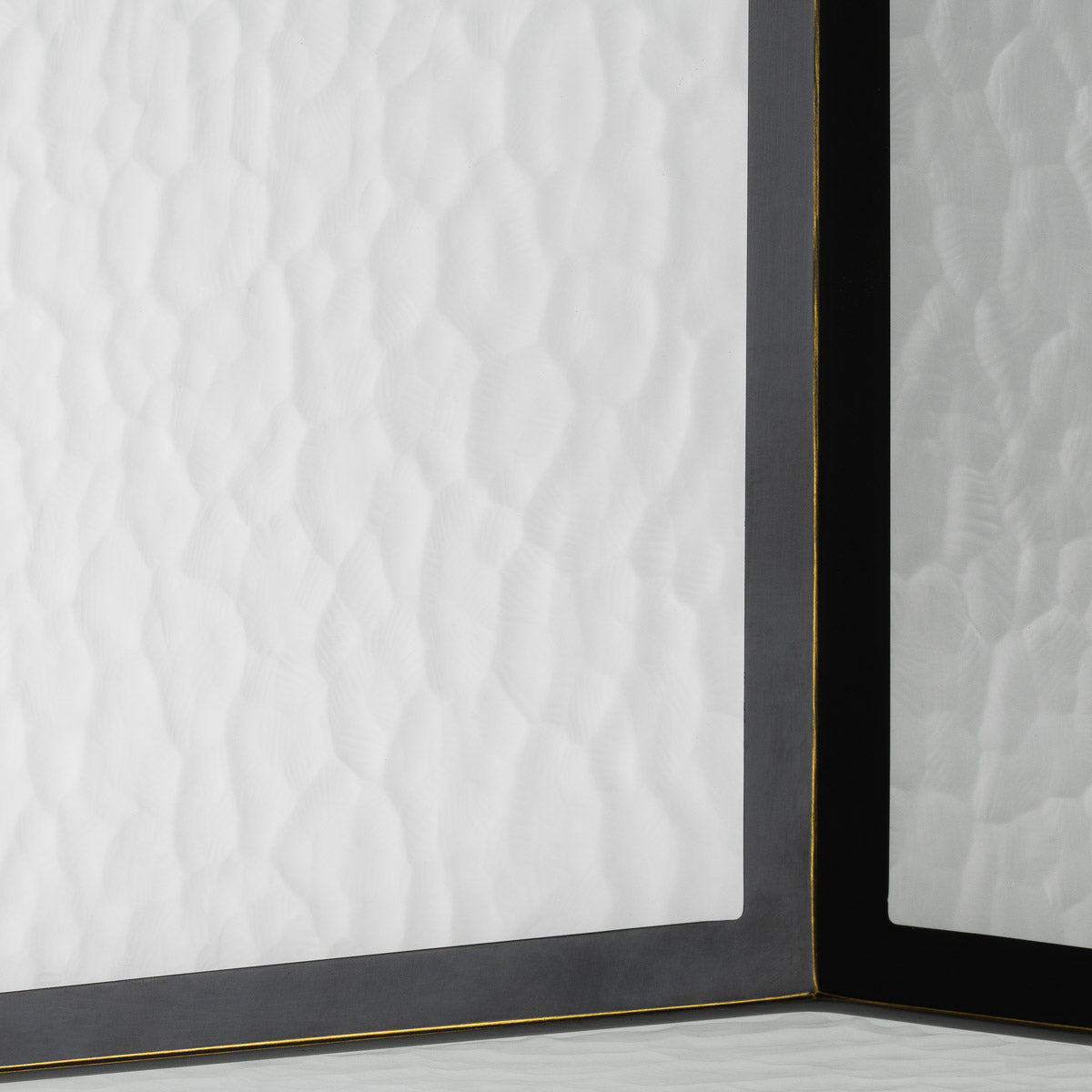 Packaging or detail view for Chandelier Minerva — Bronze, Glass & finish highlights (Image 7)