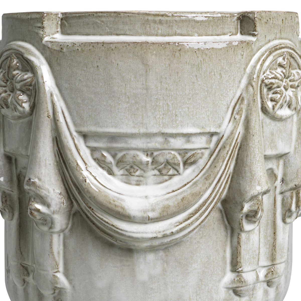 Alternate perspective of Outdoor Planter Chandler — Light Grey finish (Image 6)