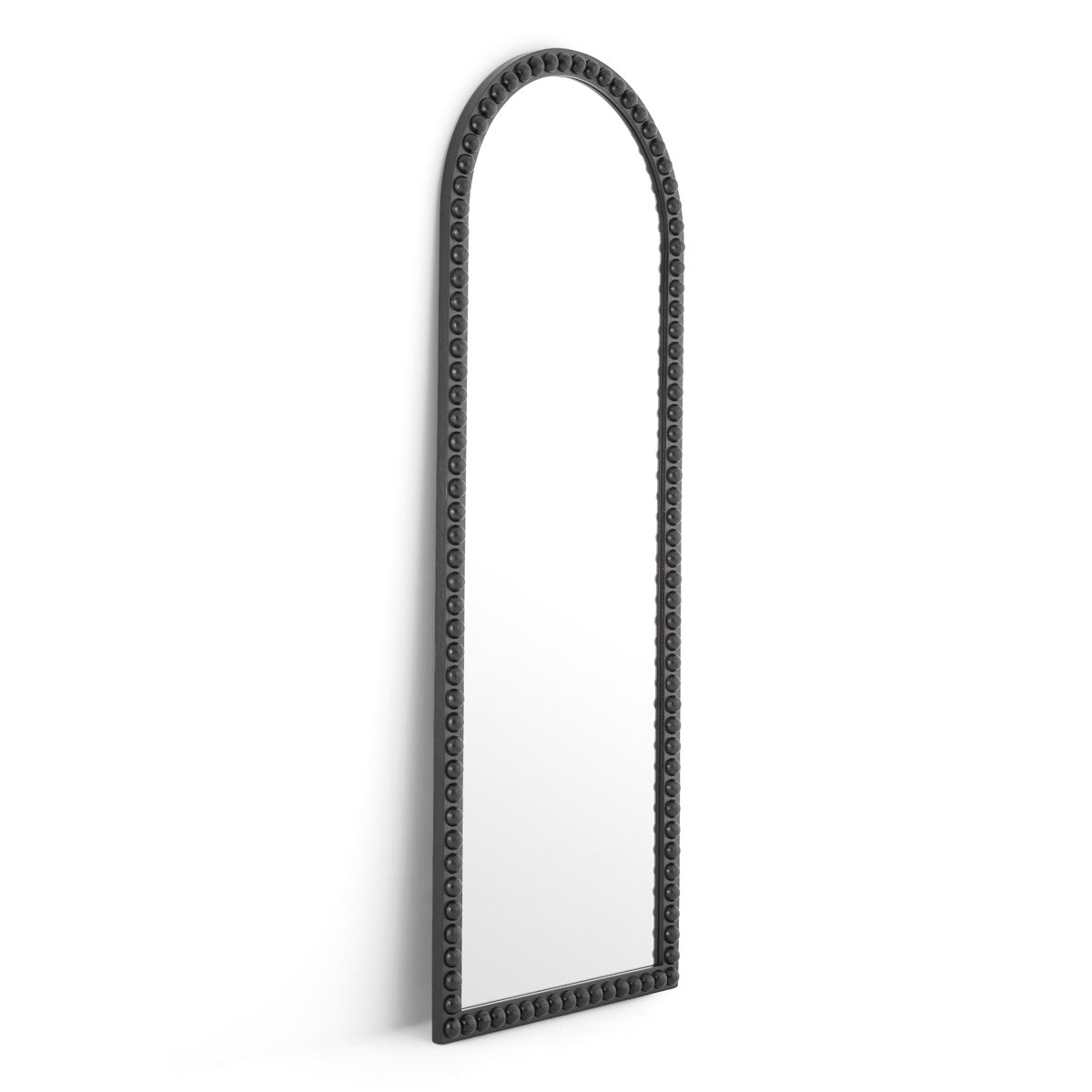 Close-up of Mirror Kenton L highlighting premium materials and Classic Black (Image 2)