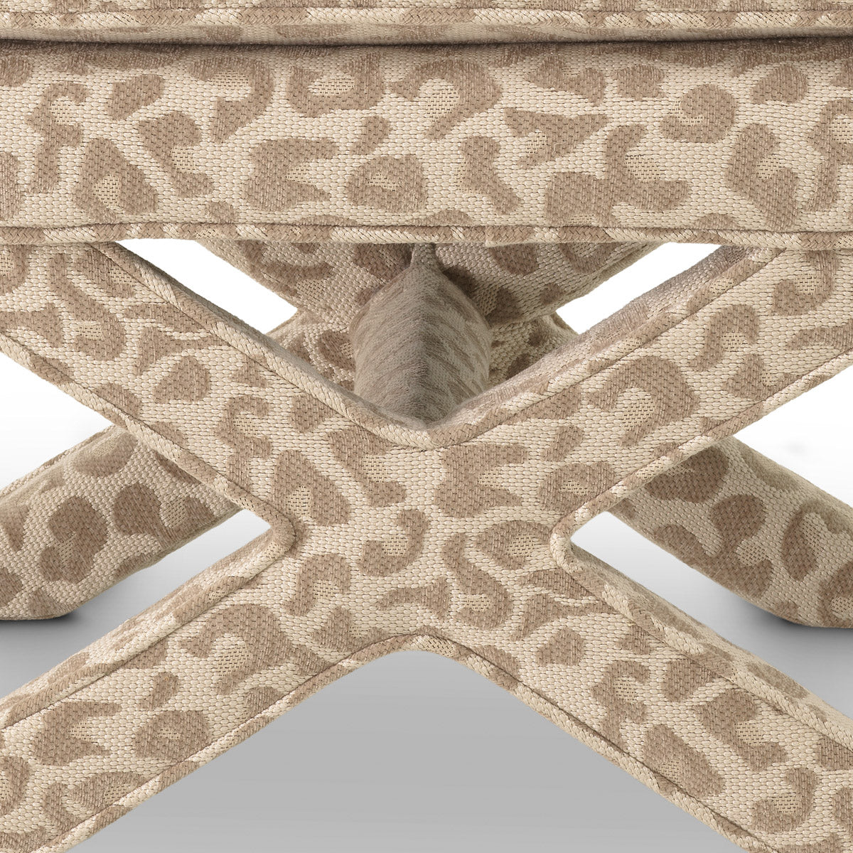 Packaging or detail view for Stool Cordoba — Polyester & finish highlights (Image 7)
