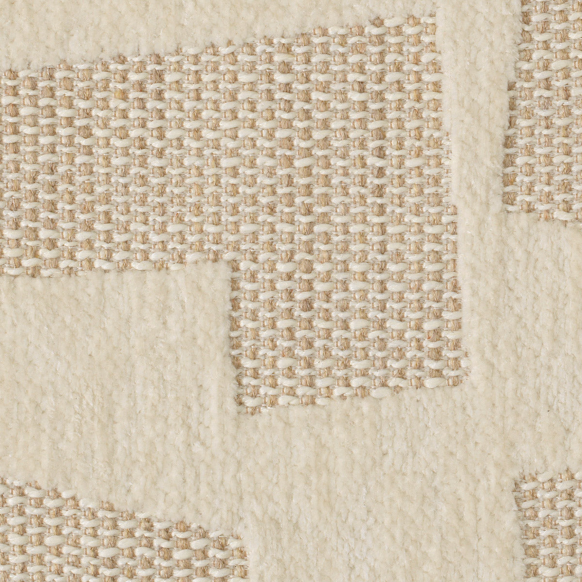 Eichholtz Bench Eastborne Bench is a charming and versatile piece that adds a touch of elegance to any