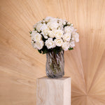 Eichholtz Bouquet of Roses real touch 72 pcs/2 varieties roses, this bouquet mirrors the delicate beauty and soft, natural texture of fre...