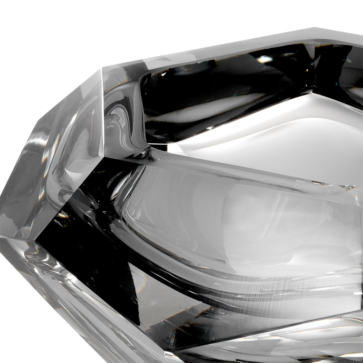 Eichholtz Bowl Las Hayas features a graduated colour scheme that shifts from clear to deep grey. Bowl Las Hayas