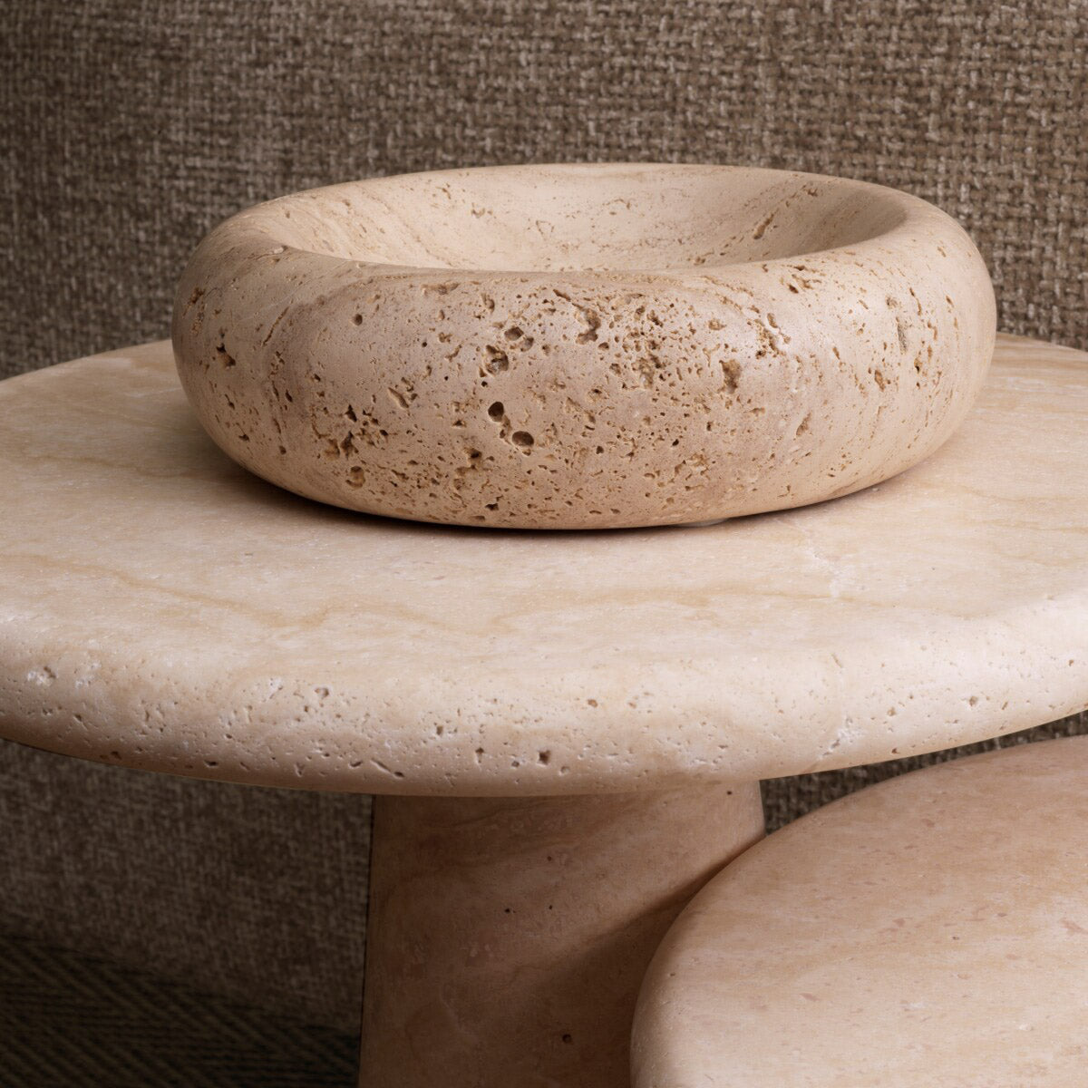 Eichholtz Bowl Lizz S for a statement in any luxury interior. Expertly made for enduring style and everyday elegance.