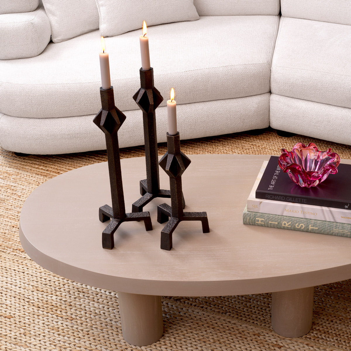 Eichholtz Candle Holder Conti S brass and provided with a vintage brass finish. A perfect accessory for Mid-Century Modern interiors