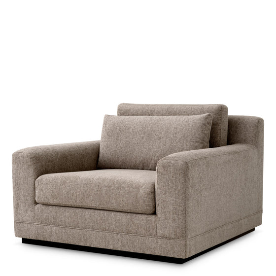 Eichholtz Chair Manhattan Introducing the "Chair Manhattan" by Eichholtz, a true embodiment of elegance inspired by the captivating