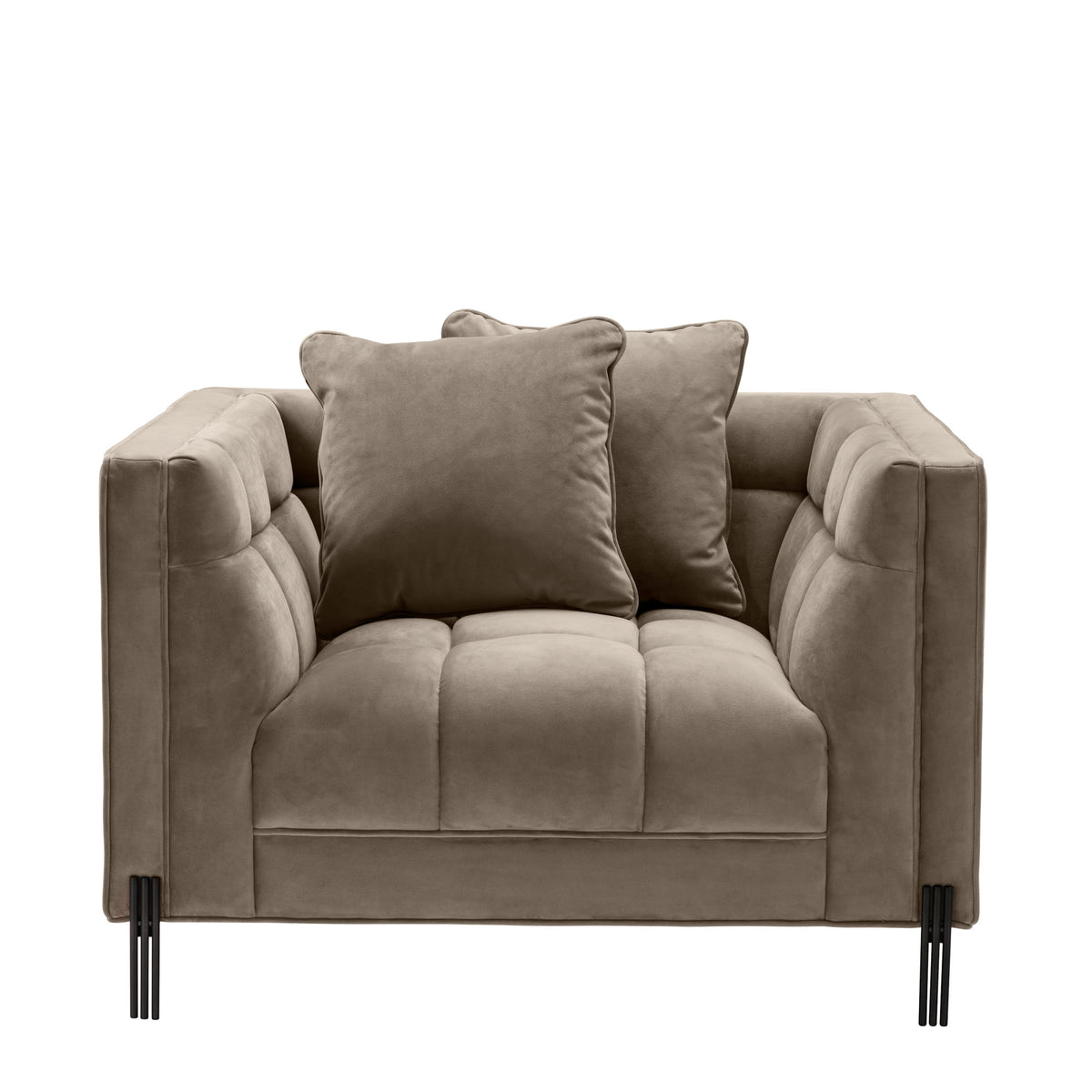 Eichholtz Chair Sienna whole with the armrests. This elegant modern armchair comes in a tufted upholstery in mellow