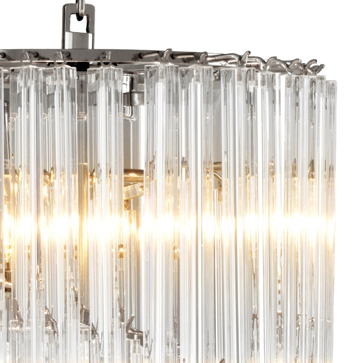 Eichholtz Chandelier Trapani clear glass droplets, this design classic has a sublime tassel fringed-like effect. Chandelier Trapani Crafted