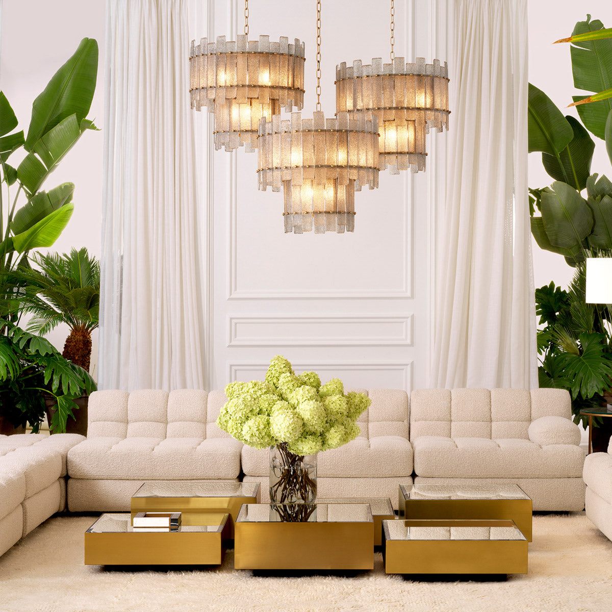 Eichholtz Coffee Table Esposito set of 4 Different levels make this 4-piece set supremely stylish and surprisingly functional. Mounted on...