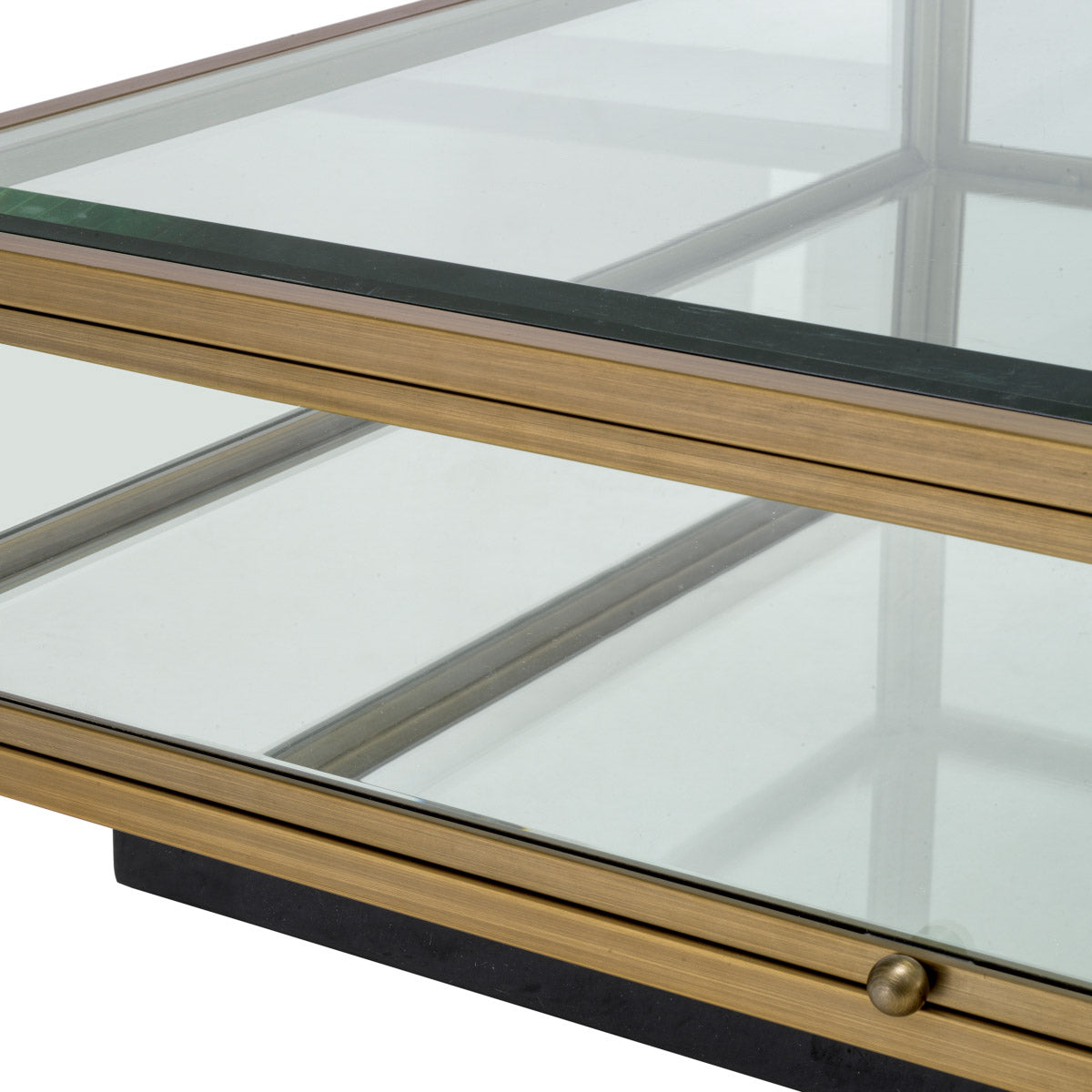 Eichholtz Coffee Table Ryan on one of the sides. Coffee Table Ryan Crafted by Eichholtz this coffee table pairs