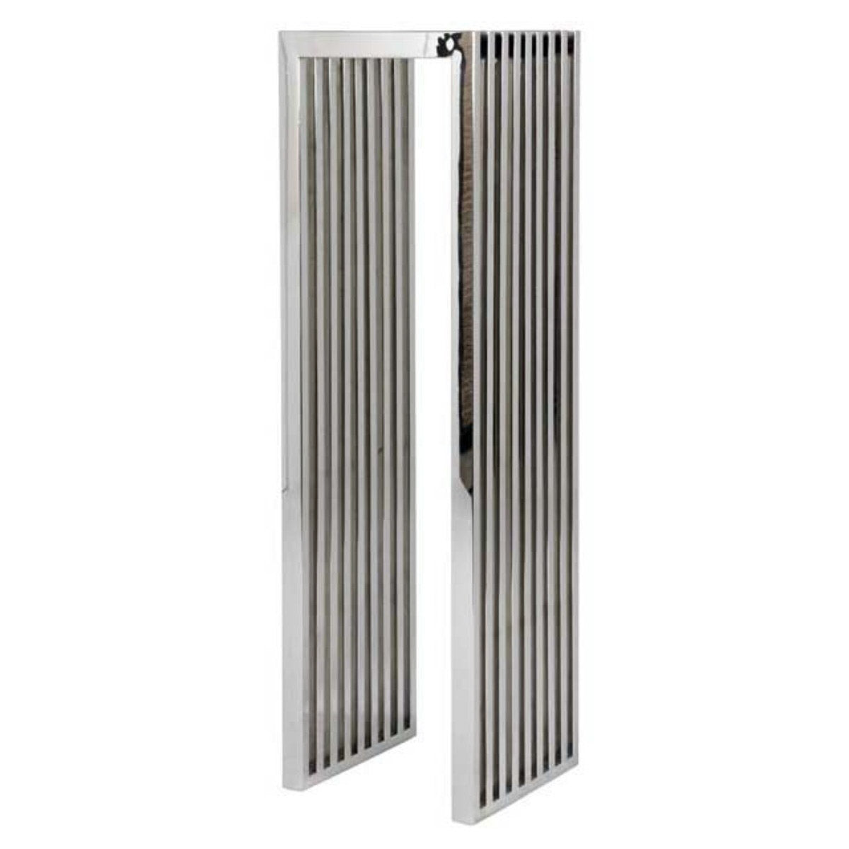 Eichholtz Column Carlisle Characterised by an architectural design and a slanted line pattern, the sleek and shiny Carlisle