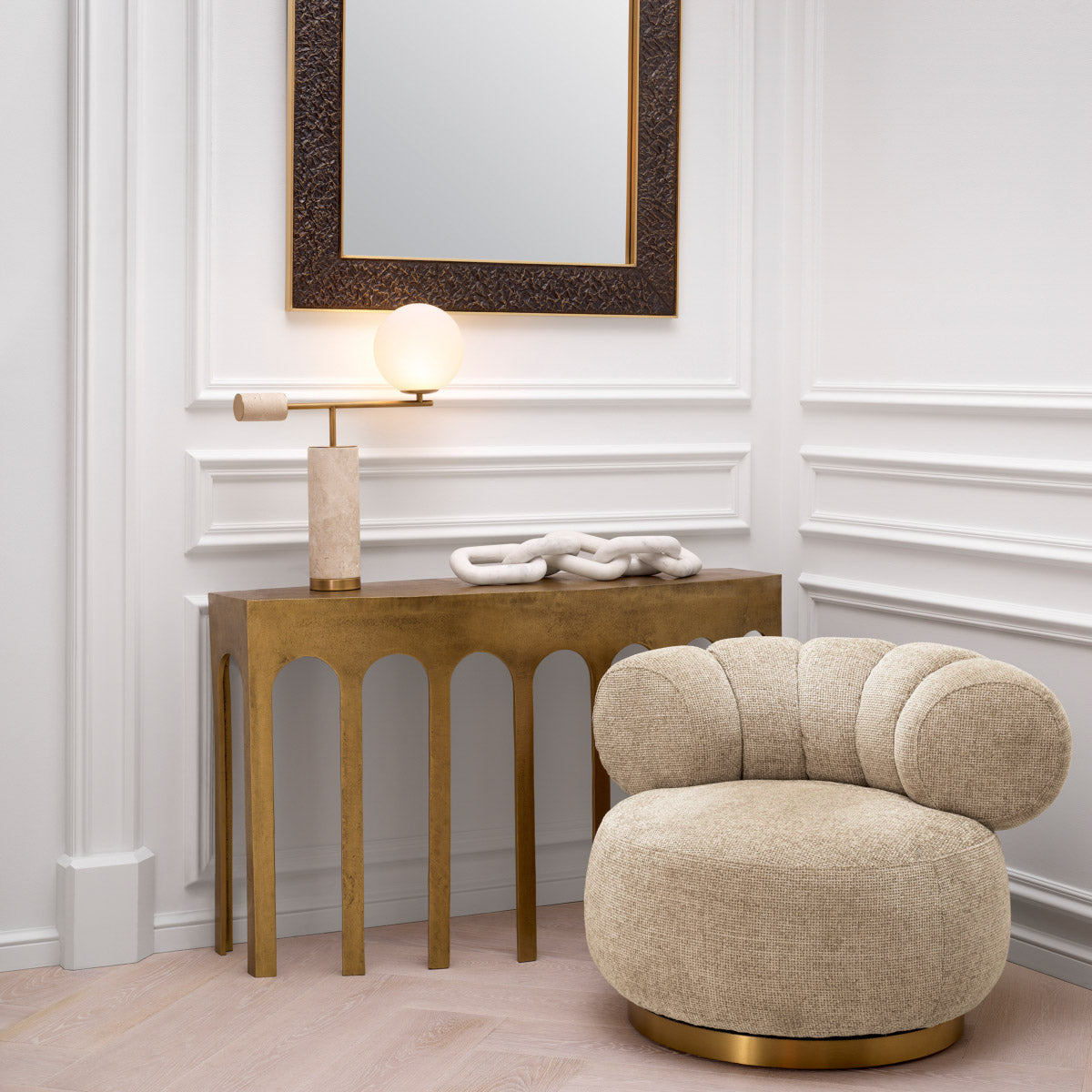 Eichholtz Console Table Gardini that exudes sophistication and elegance. The unique texture of the Console Table Gardini adds a