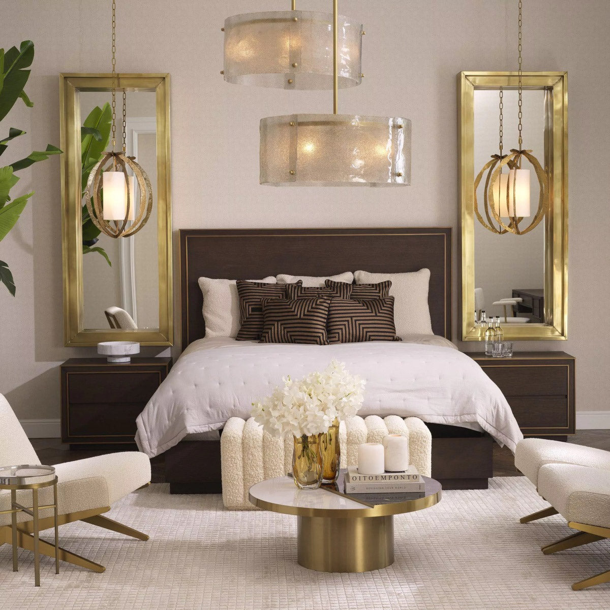 Eichholtz Cushion Spray rectangular This stylish black and gold scatter cushion with geometric pattern owes its luxurious appearance to