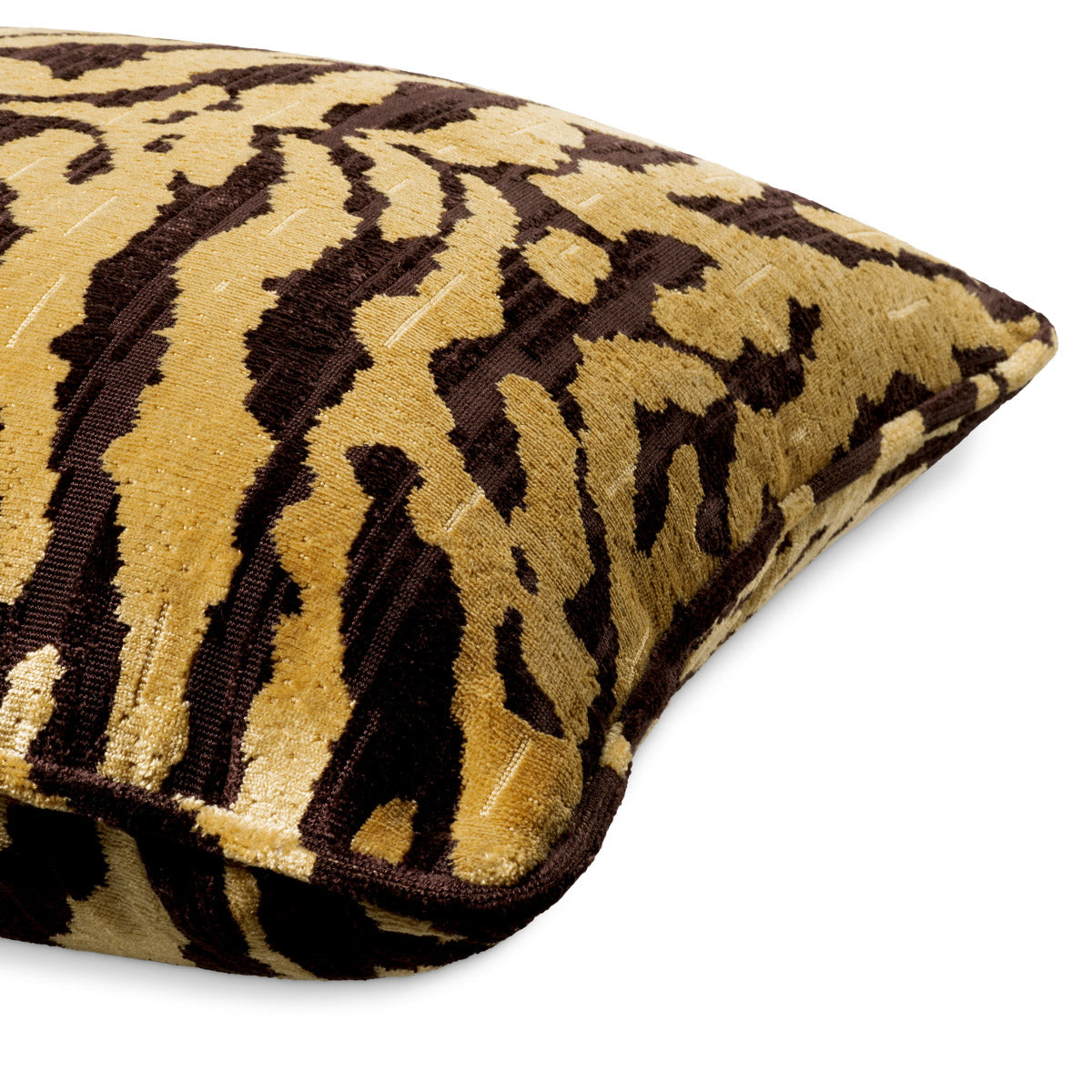 Eichholtz Cushion Tigris S cushion harmonizes effortlessly with high-end décor, infusing warmth and a touch of opulence into any
