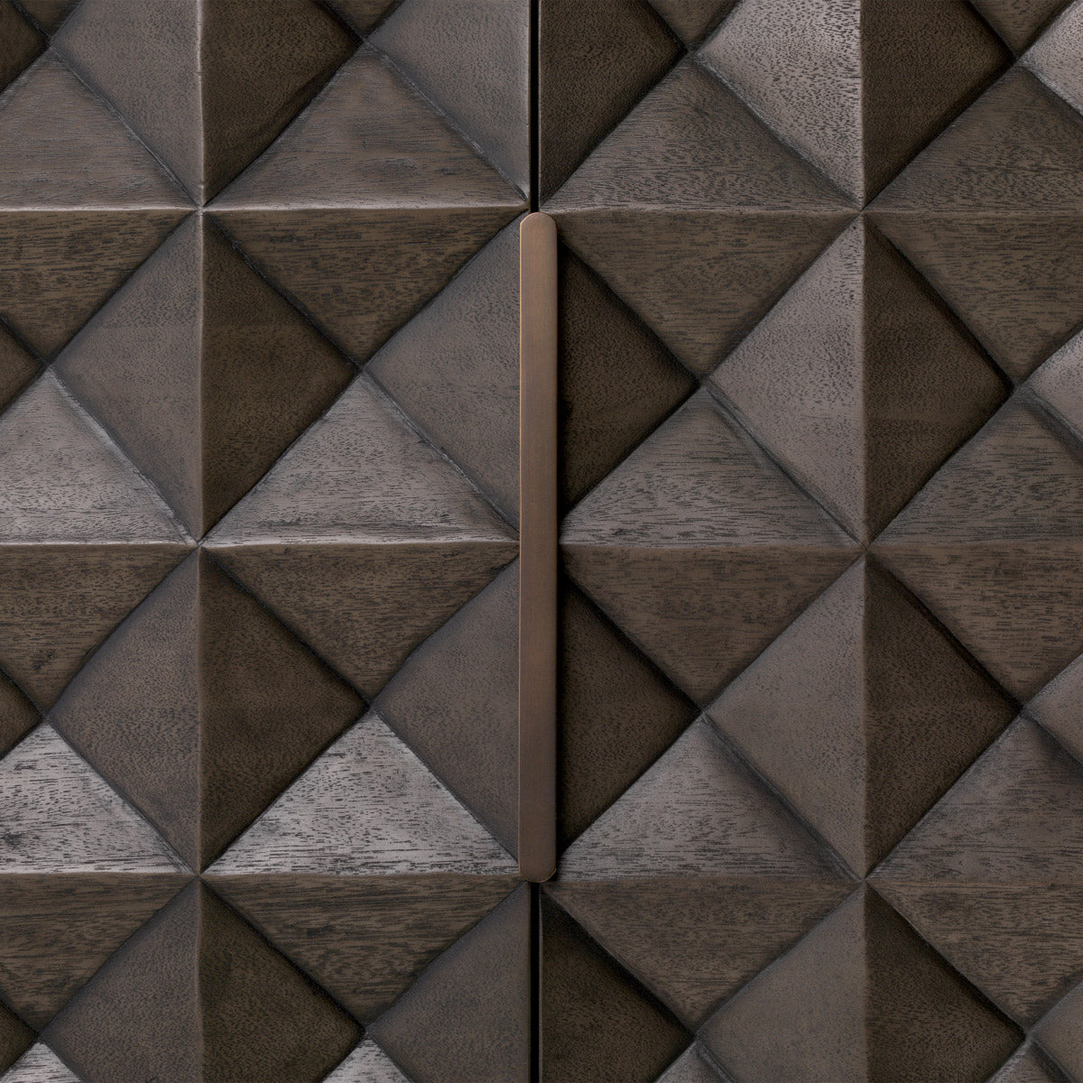 Eichholtz Dresser Jane L Jane Dresser will give your interior a modern yet timeless appeal. Geometric patterns from solid