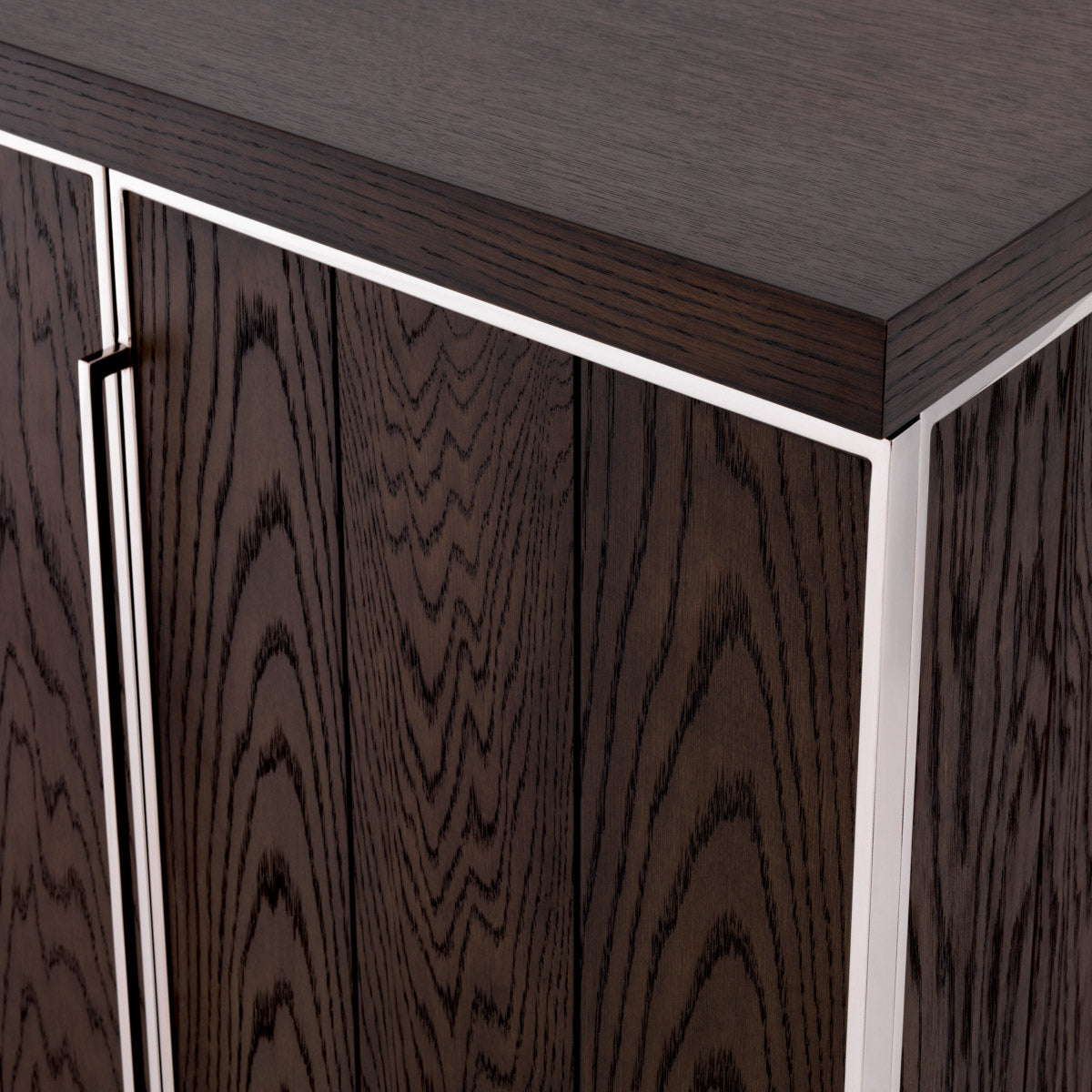 Eichholtz Dresser Renzo is the cherry on the cake. Dresser Renzo Crafted by Eichholtz this dresser pairs refined