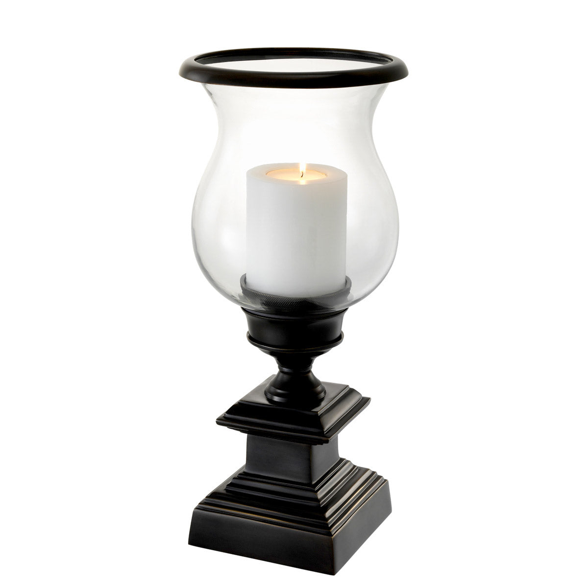 Eichholtz Hurricane Datcha Brighten your interior in a jiffy with the refined Datcha Hurricane. With its gunmetal bronze
