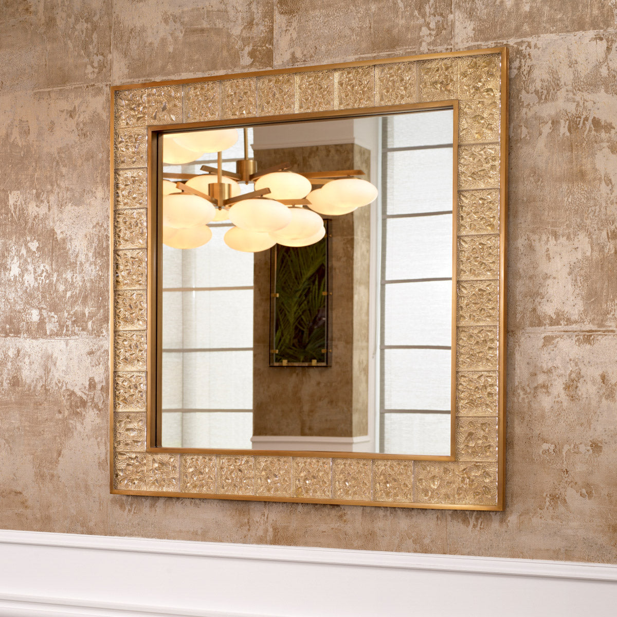 Eichholtz Mirror Mellot for a statement in any luxury interior. Dimensions W 43.5" D 43.5" H 2.0" Expertly
