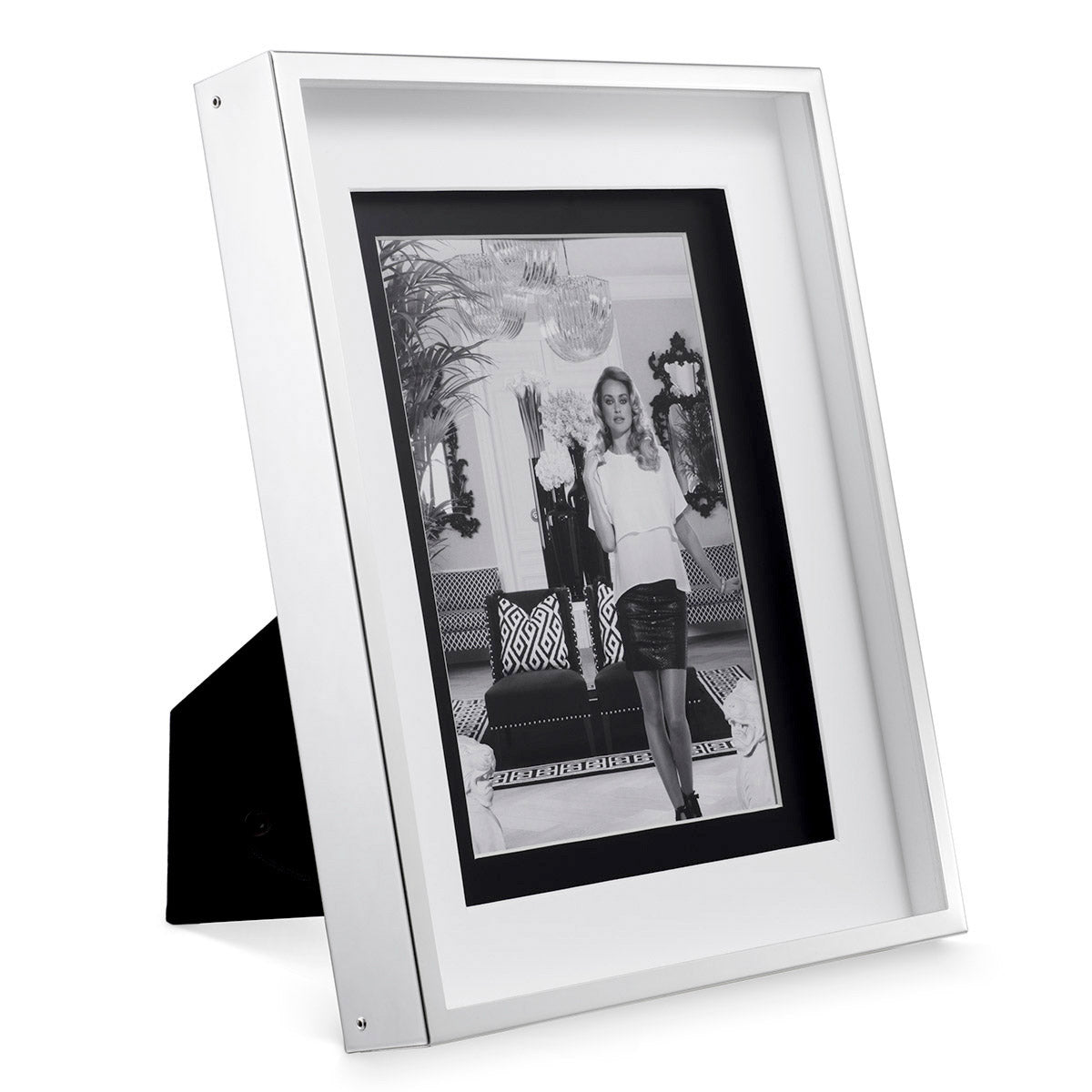Eichholtz Picture Frame Gramercy L Create an elegant display of your favourite photo or treasured art print with the silver-plated