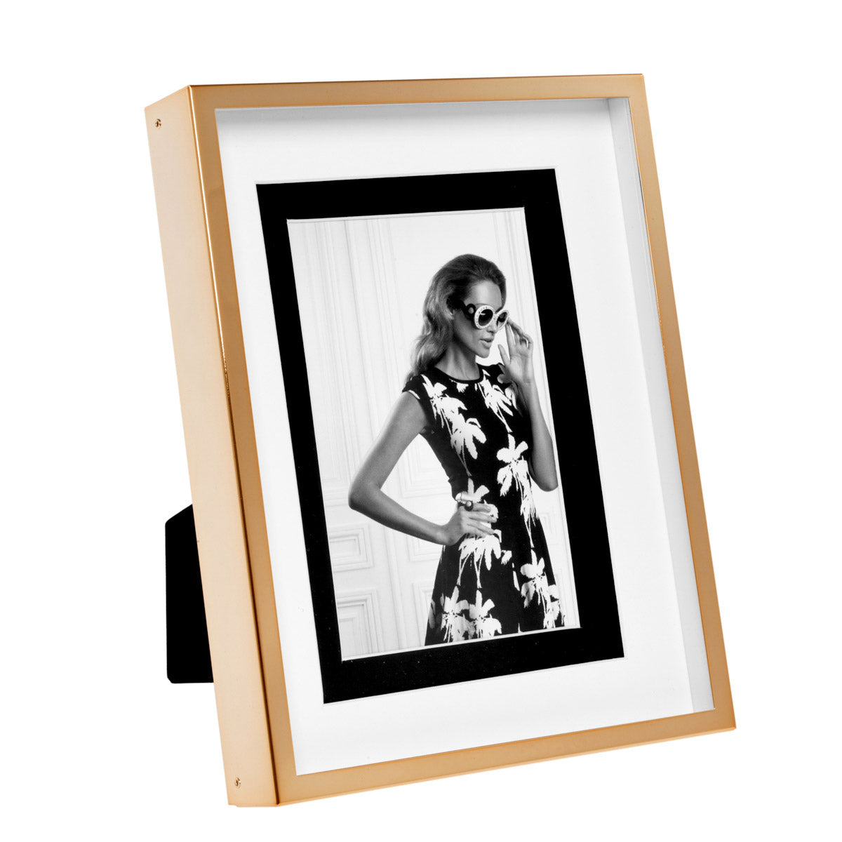 Eichholtz Picture Frame Gramercy L Create an elegant display of your favourite photo or treasured art print with the Gramercy