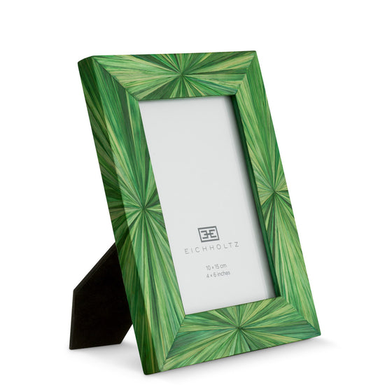 Eichholtz Picture Frame Harvard S Presenting a harmonious blend of elegance and warmth, the Picture Frame Harvard S infuses any