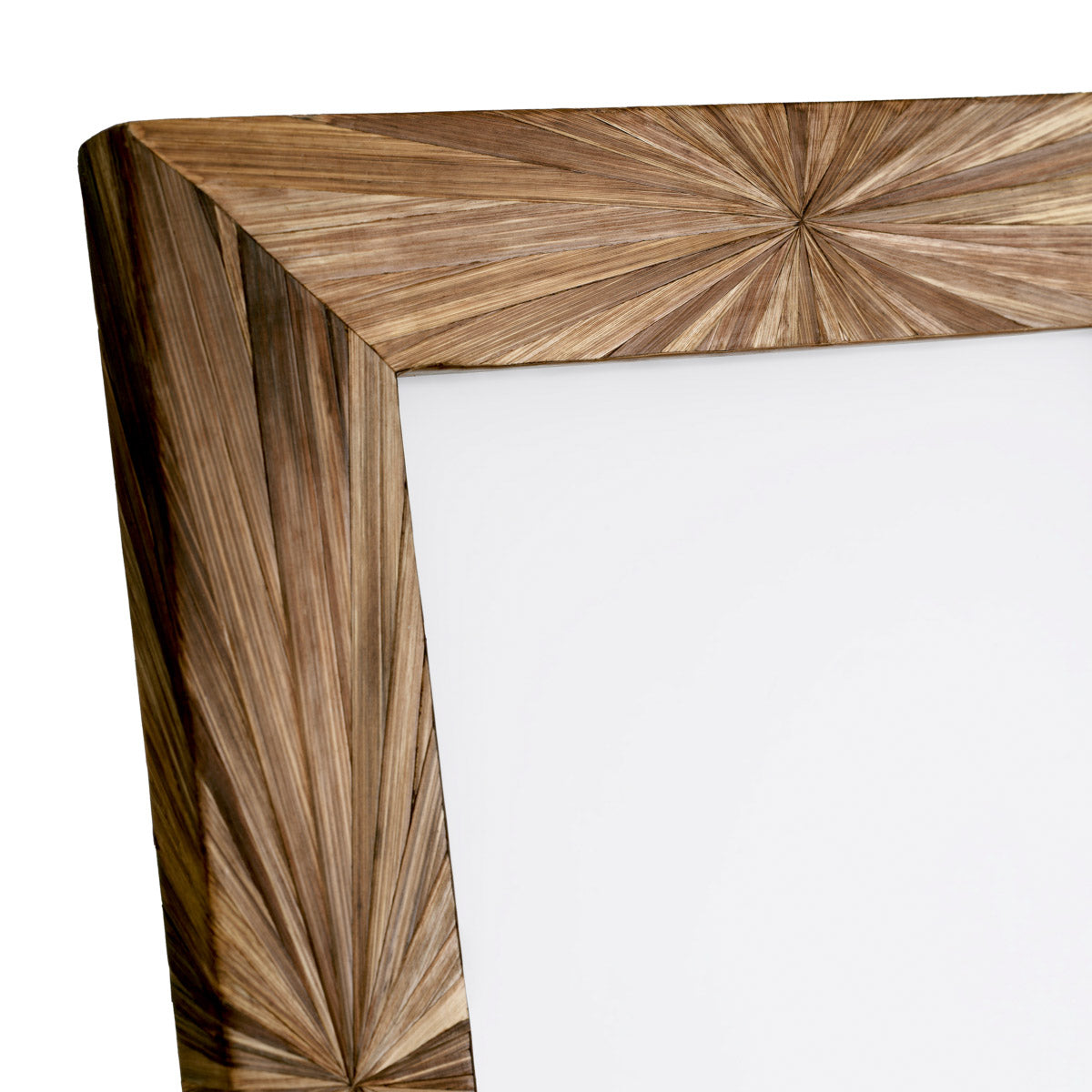 Eichholtz Picture Frame Harvard S enhances cherished photos while offering a sophisticated touch to your décor. Ideal for those with