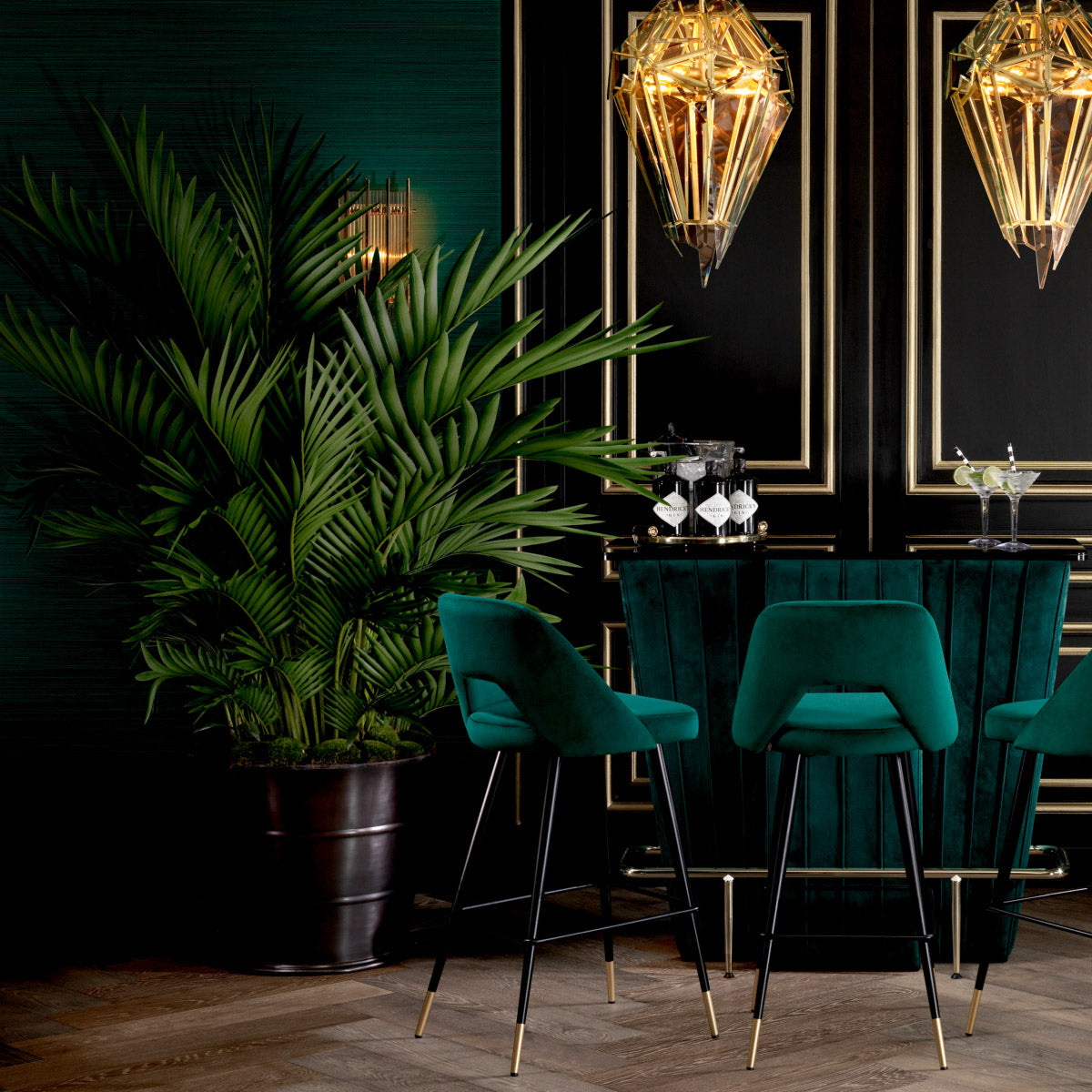 Eichholtz Planter Hortus Las Vegas showroom for design guidance.