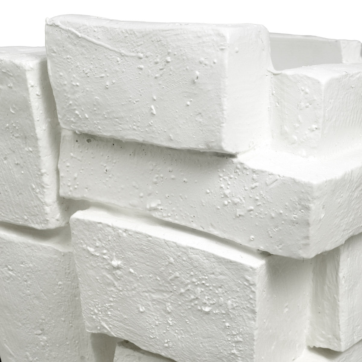 Eichholtz Planter Santanter Crafted by Eichholtz this planter pairs refined design with elevated materials for a statement in