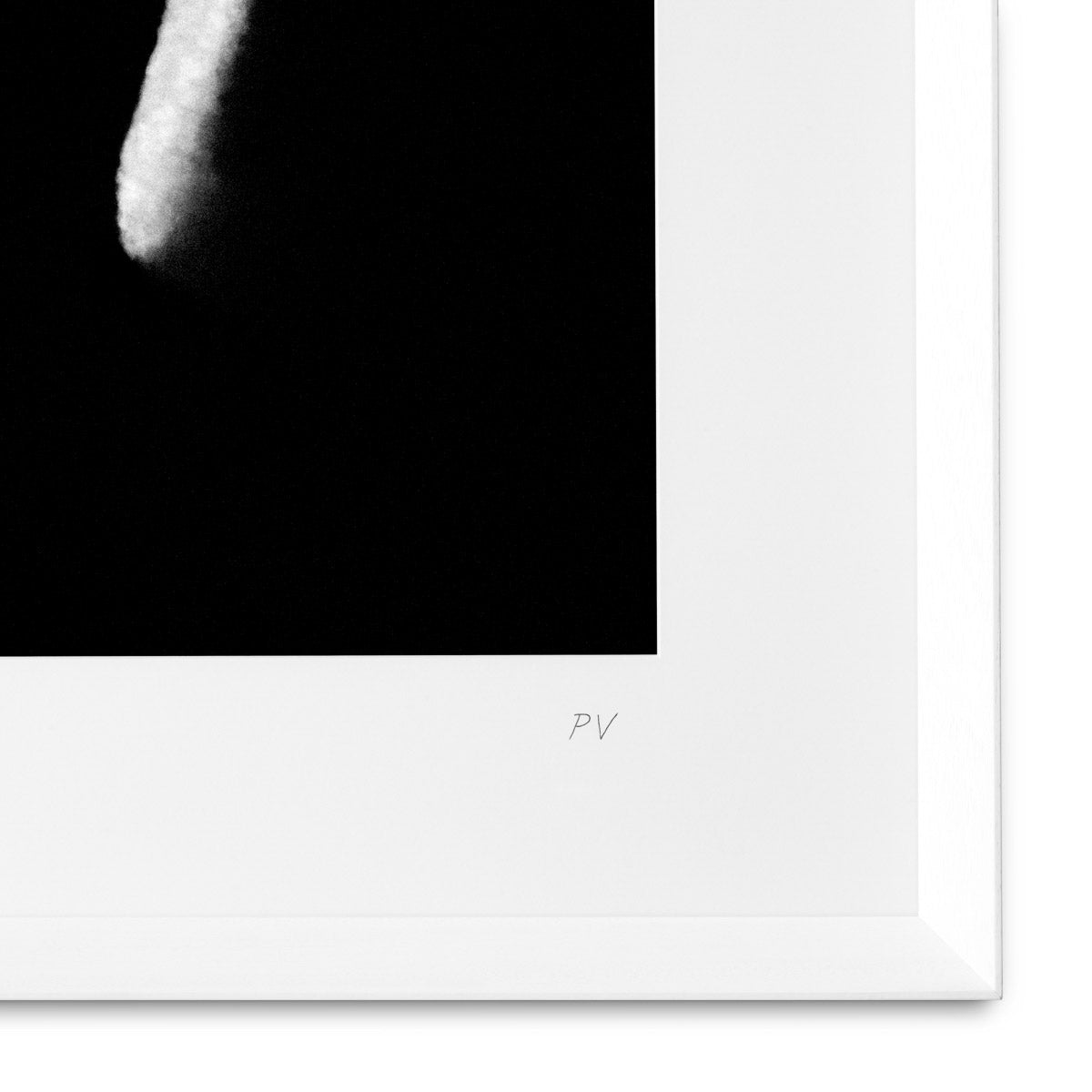 Eichholtz Print Philippe Vogelenzang - La Nuit title add an element of exclusivity. This piece exudes modern luxury, perfectly designed f...