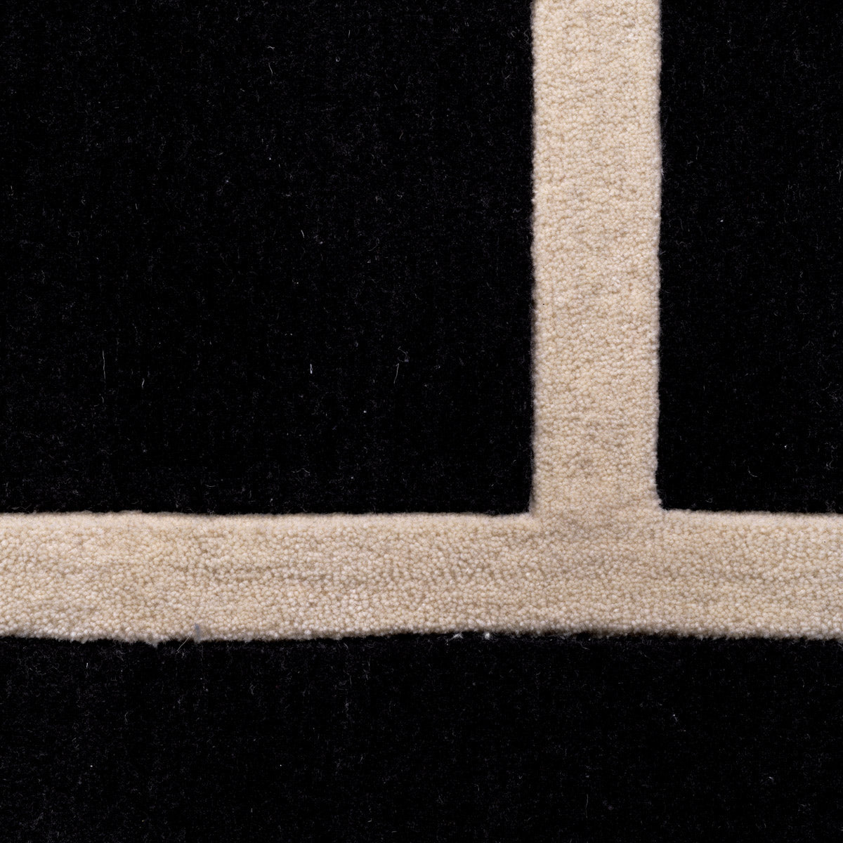 Eichholtz Rug Omar 300 x 400 cm ensure lasting quality and ultra-soft underfoot comfort. Hand-tufted, this plush rug features a bold, geo...