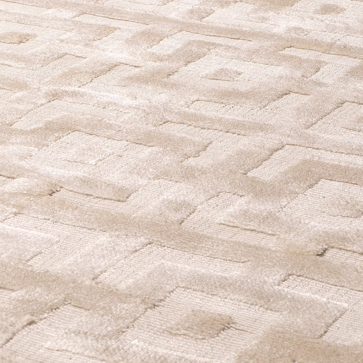 Eichholtz Rug Reeves 118.11 in x 157.48 in With its natural look and beautiful graphic pattern, the Reeves Carpet will enhance your décor.