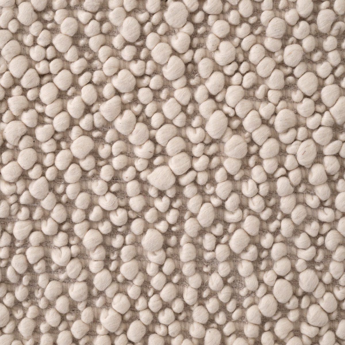 Eichholtz Rug Schillinger 300 x 400 cm the finest wool, this masterpiece exudes timeless charm and sophistication. Its elegant ivory hue,...