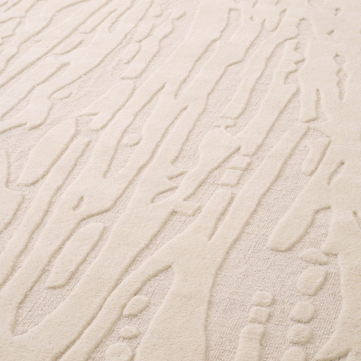 Eichholtz Rug Zenon 78.74 in x 118.11 in Elevate your living space with the exquisite Carpet Zenon, a signature piece in the Eichholtz