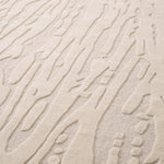 Eichholtz Rug Zenon 118.11 in x 157.48 in Elevate your living space with the exquisite Carpet Zenon, a signature piece in the Eichholtz