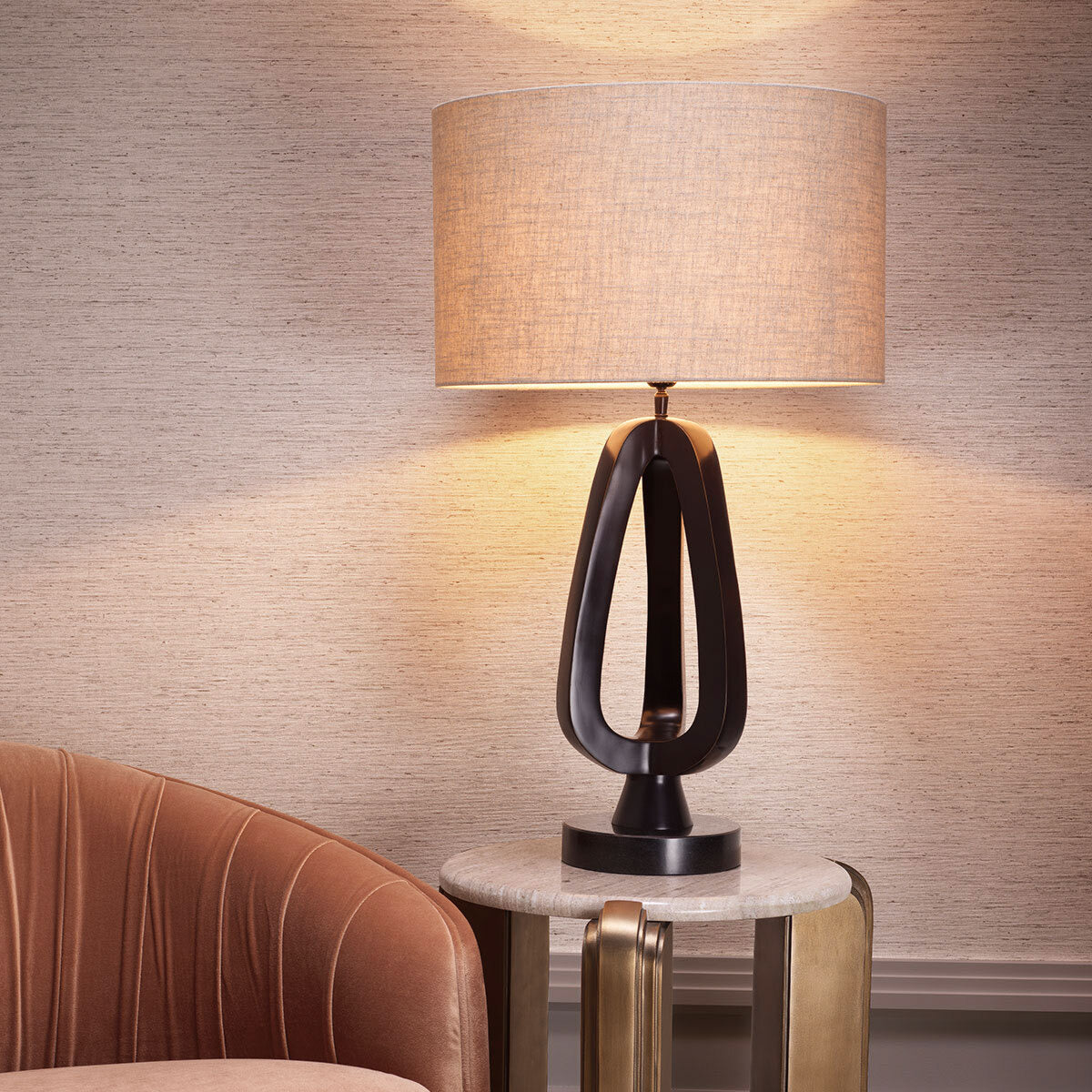 Eichholtz Side Table Albion This sophisticated table features a round top expertly crafted from opulent marble and an antique