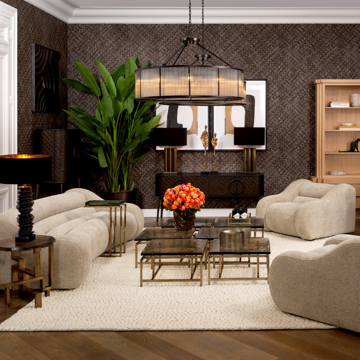 Eichholtz Side Table Gee striking thick glass top that commands attention with its presence. This masterpiece is handcrafted, showcasing