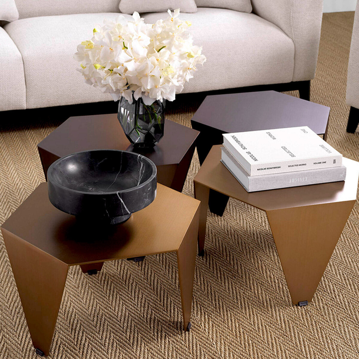Eichholtz Side Table Metro Chic Metro Chic Side Table adds a geometric accent to your living room interior. Exuding contemporary
