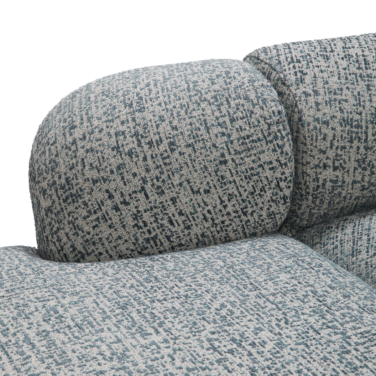 Eichholtz Sofa Björn L choose from performance-grade fabric, which has a 30,000+ double rub count and passes strict testing
