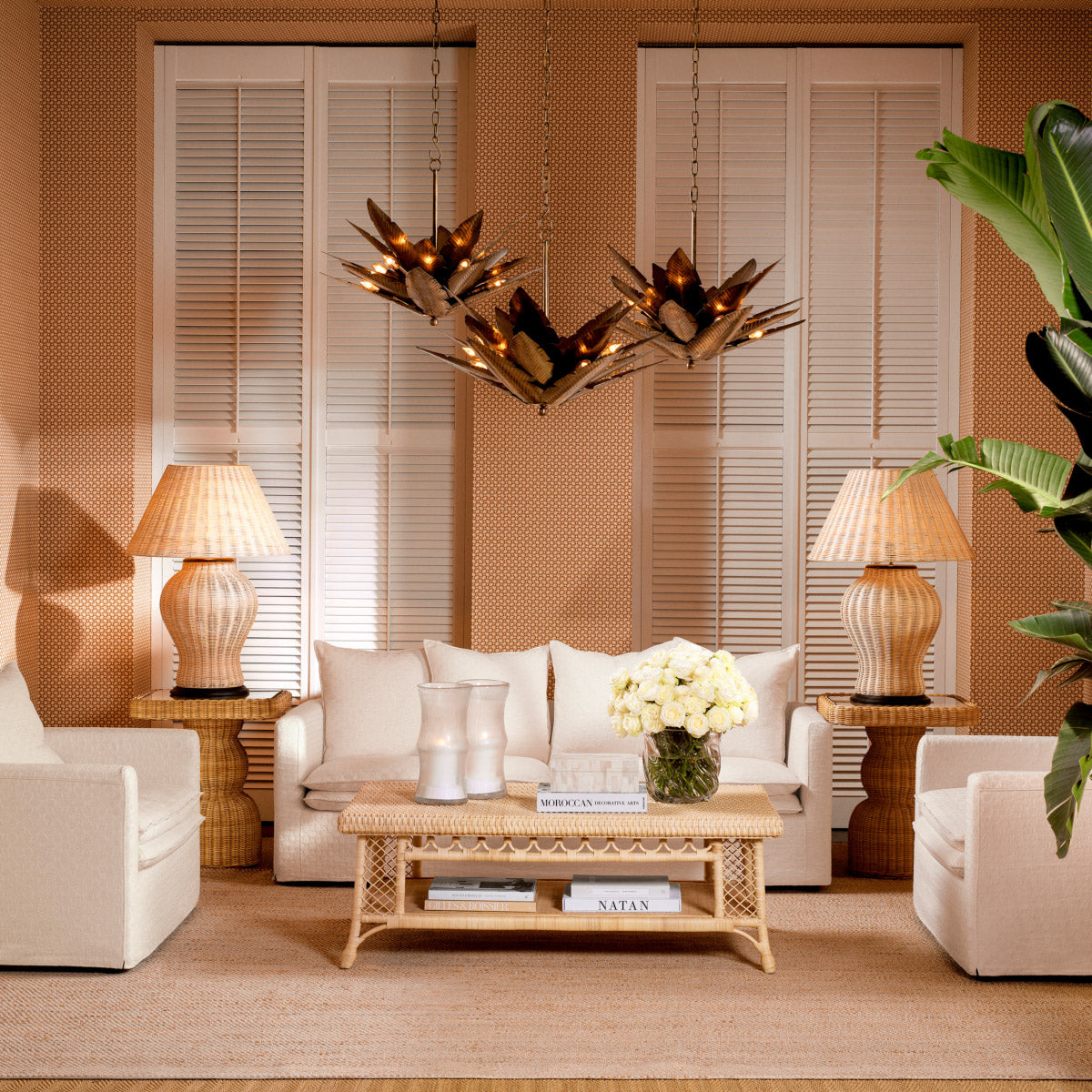 Eichholtz Sofa Montgomery Designed for everyday use, this sofa features removable covers that ensure practical maintenance and longevity.