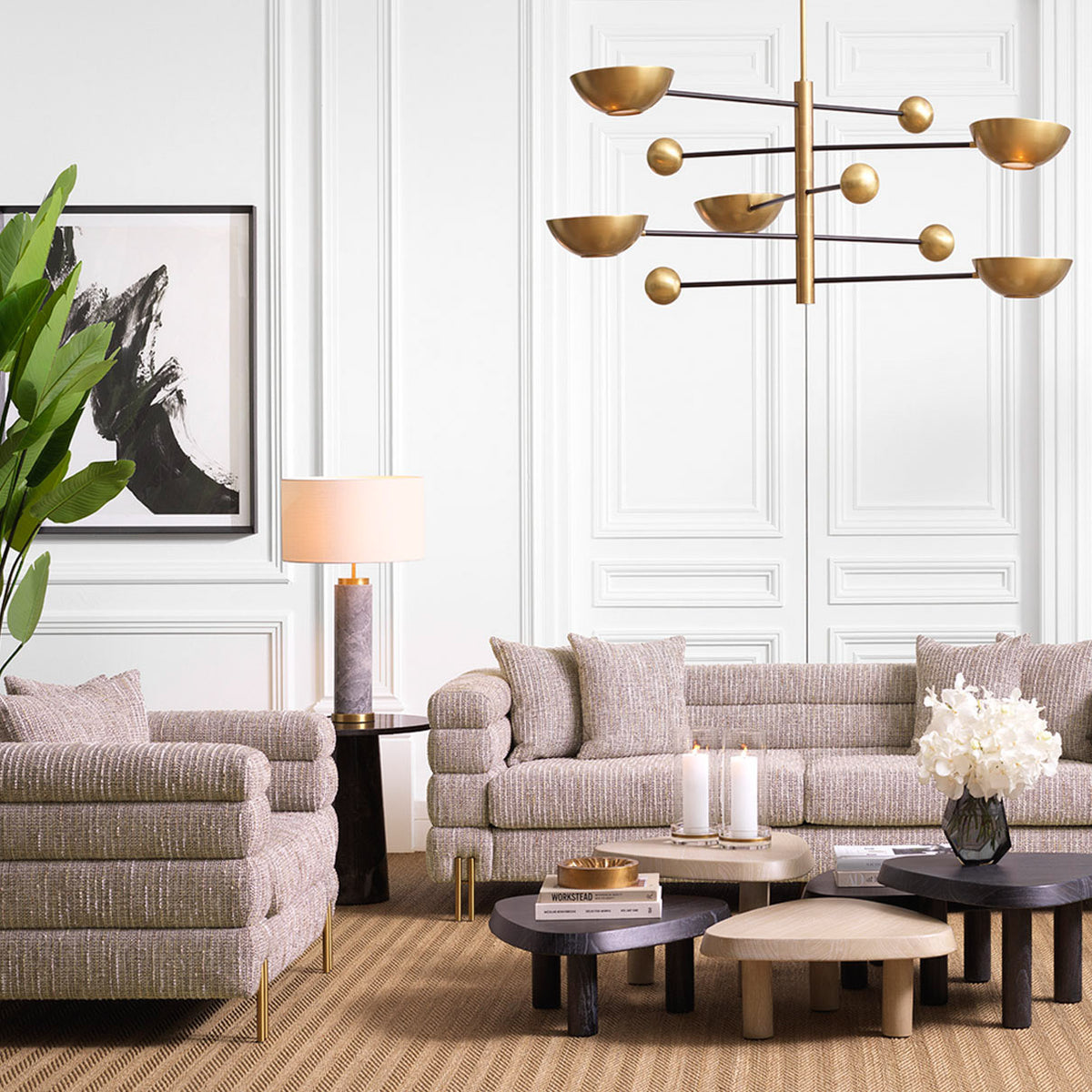 Eichholtz Table Lamp Lxry and a base and socket with antique brass finish. It is completed with an off-white