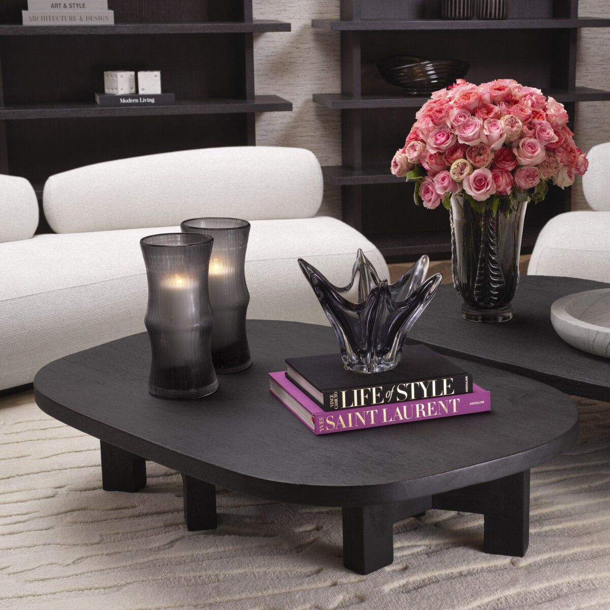 Eichholtz Vase Thiara solid high-quality flower vase that fits in with any décor. Handblown by skilled artisans, this